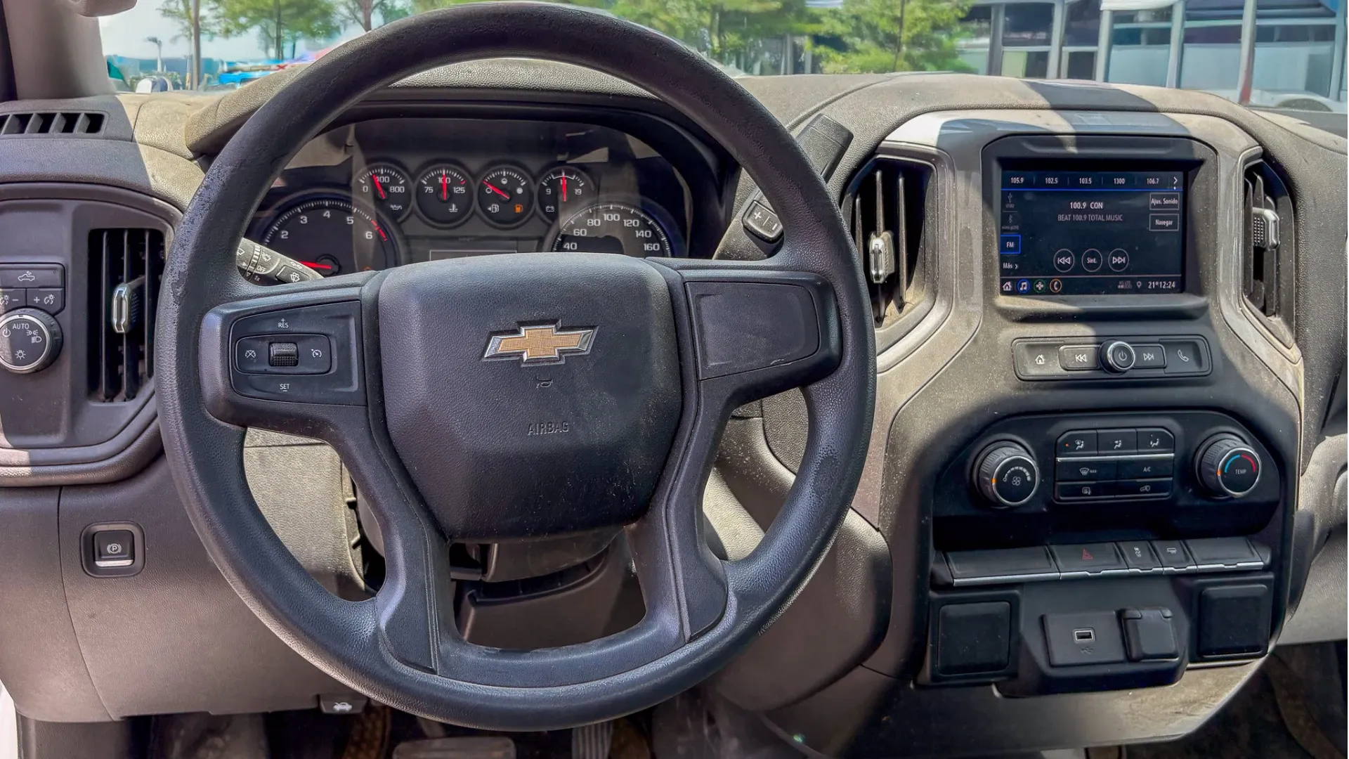 CHEVROLET SILVERADO *2020* CFE image 14