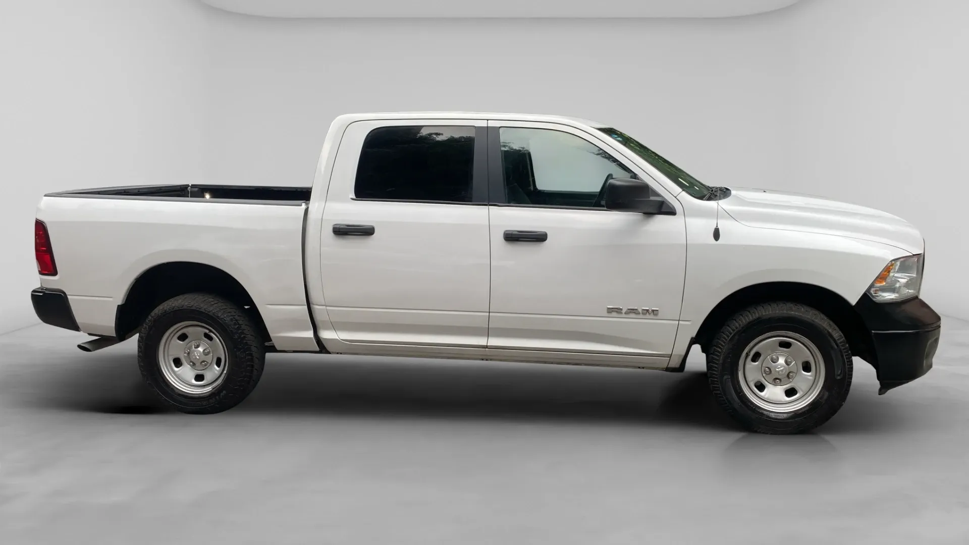 DODGE RAM 2020	1500 CREW CAB SLT 4X2 (CDV) image 2
