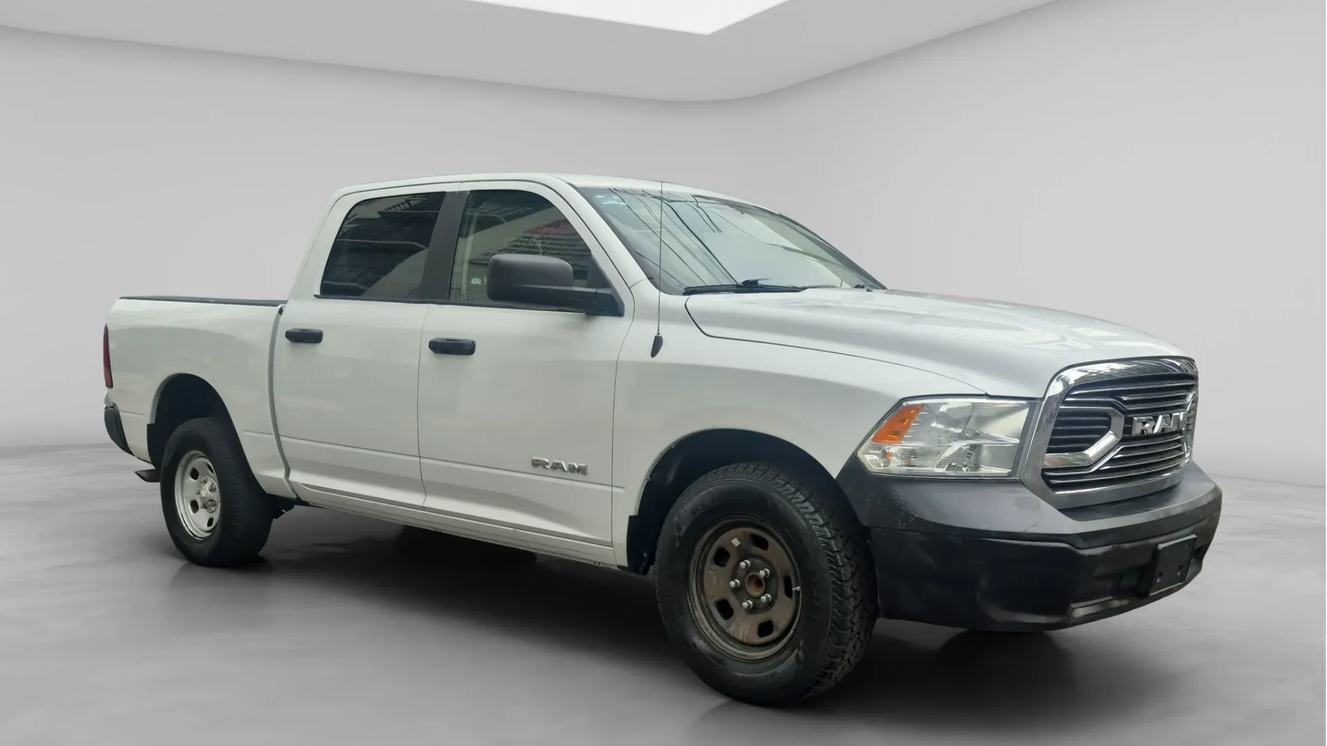DODGE RAM 2020	1500 CREW CAB SLT 4X2 (CDV)
