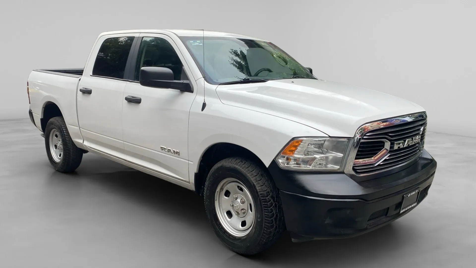 DODGE RAM 2020	1500 CREW CAB SLT 4X2 (CDV)