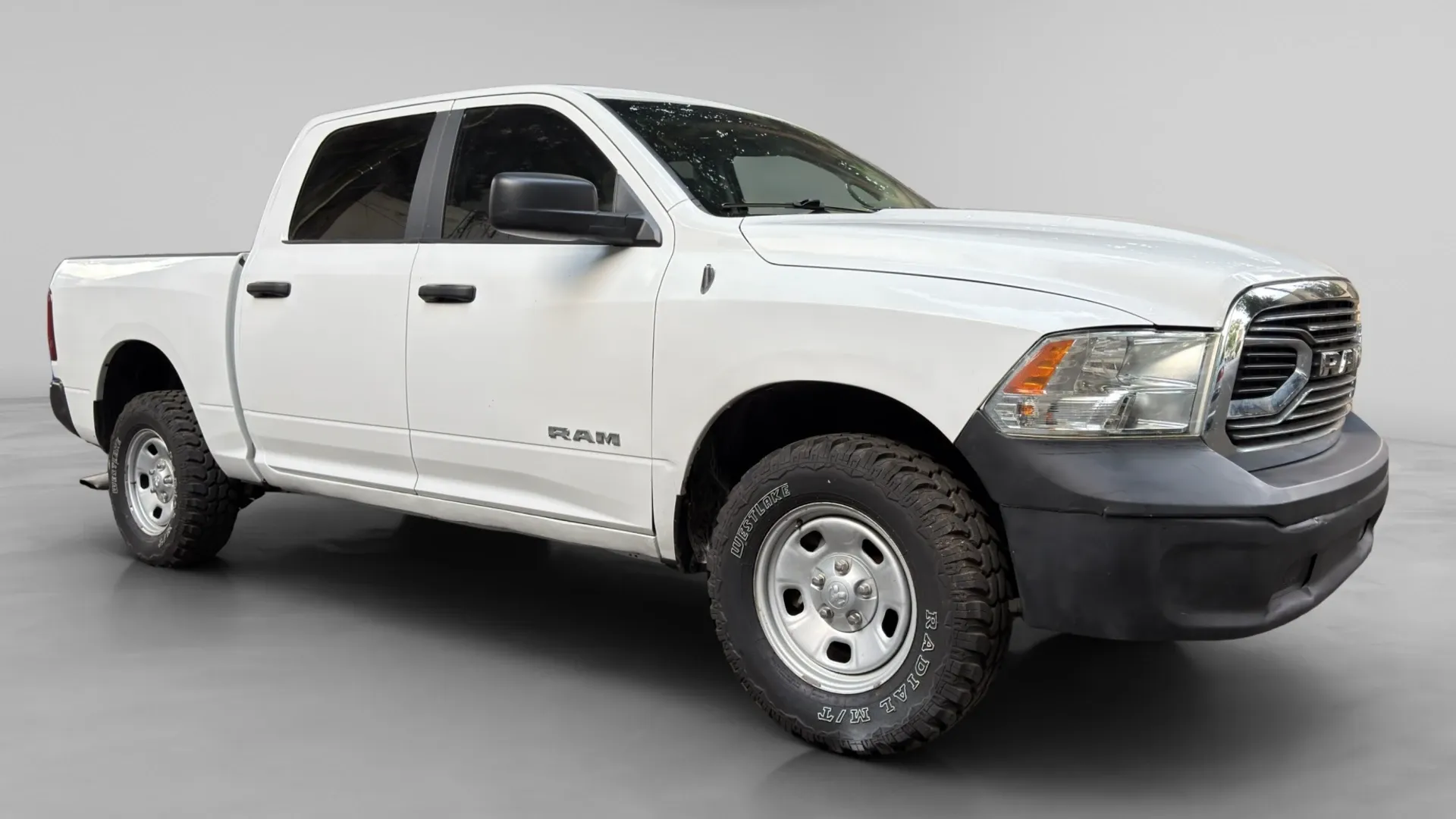 DODGE RAM 2020	1500 1500 CREW CAB SLT 4X4 (CDV)