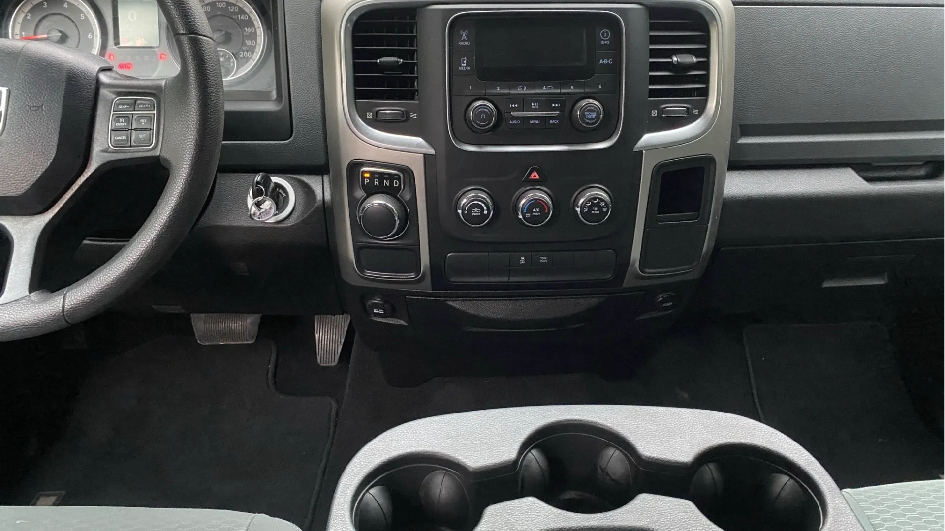 DODGE RAM 2020	1500 CREW CAB SLT 4X2 (CDV) image 28