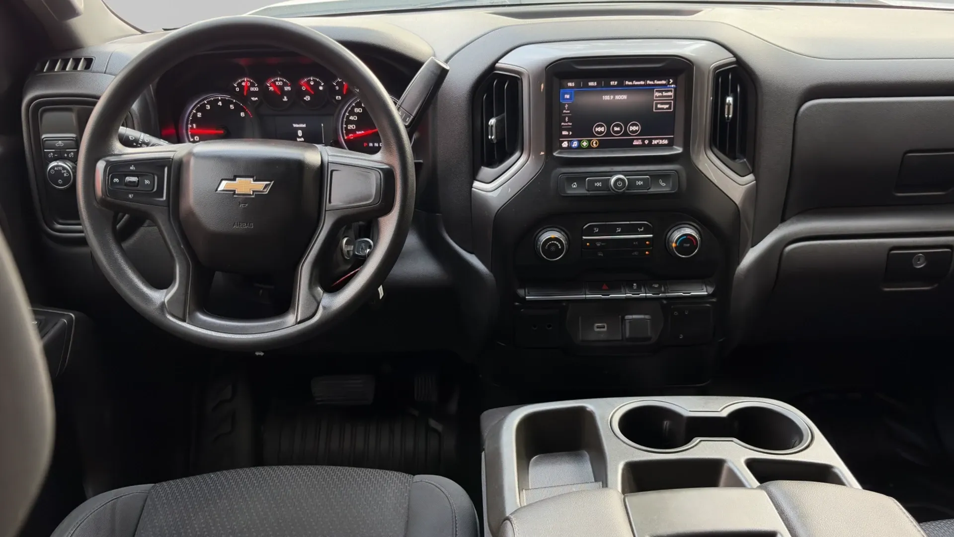 CHEVROLET SILVERADO 2020 PAQ E. WT DOBLE CABINA 4X2 MOTOR V6 4.3L (CDV) image 27