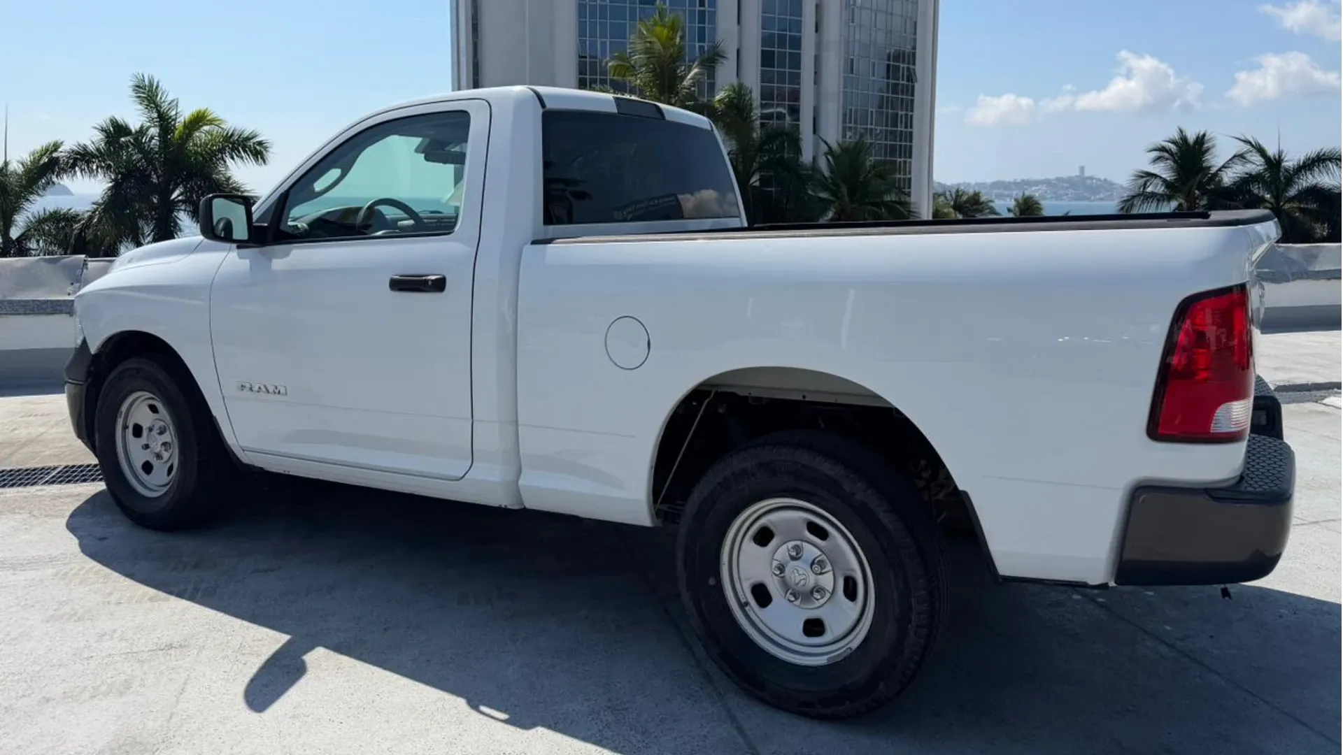 RAM 1500 ST 4X2 MMA image 8