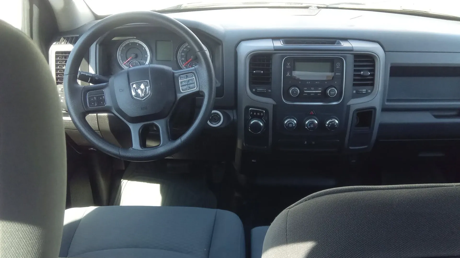 RAM 1500 ST 4X2 MMA image 4