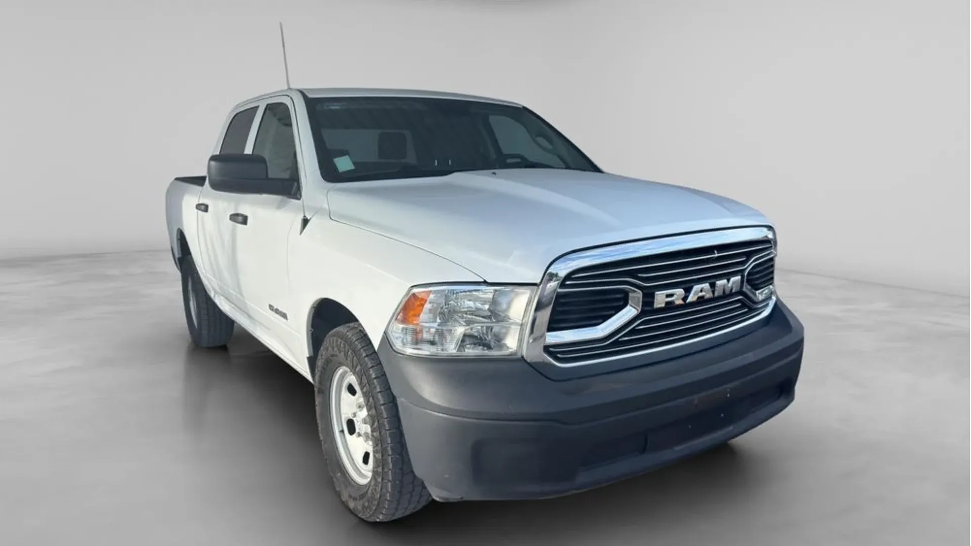 RAM 1500 2020 DOBLE CABINA 4X2 - CRM