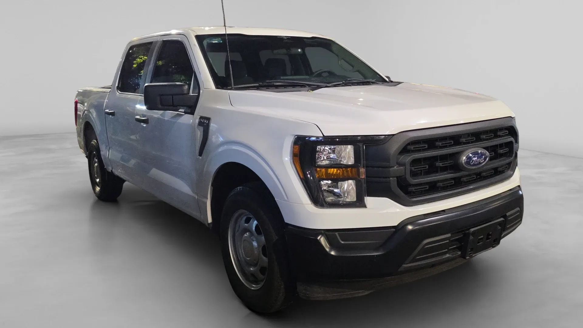 FORD F-150 2023	XL 4X2 CREW CAB (CDV)