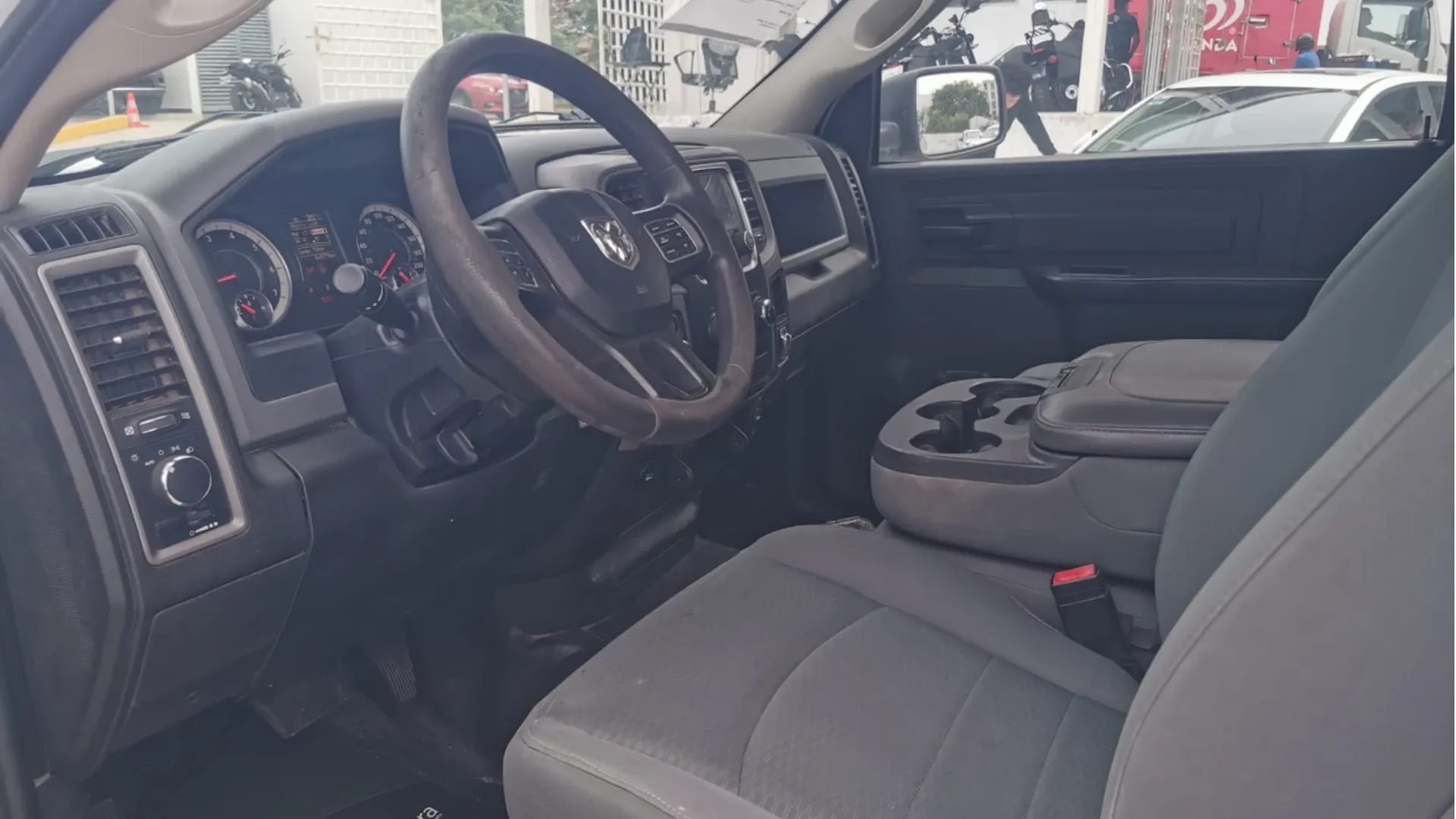 RAM 1500 ST CAB REG 4X2 MMA image 4
