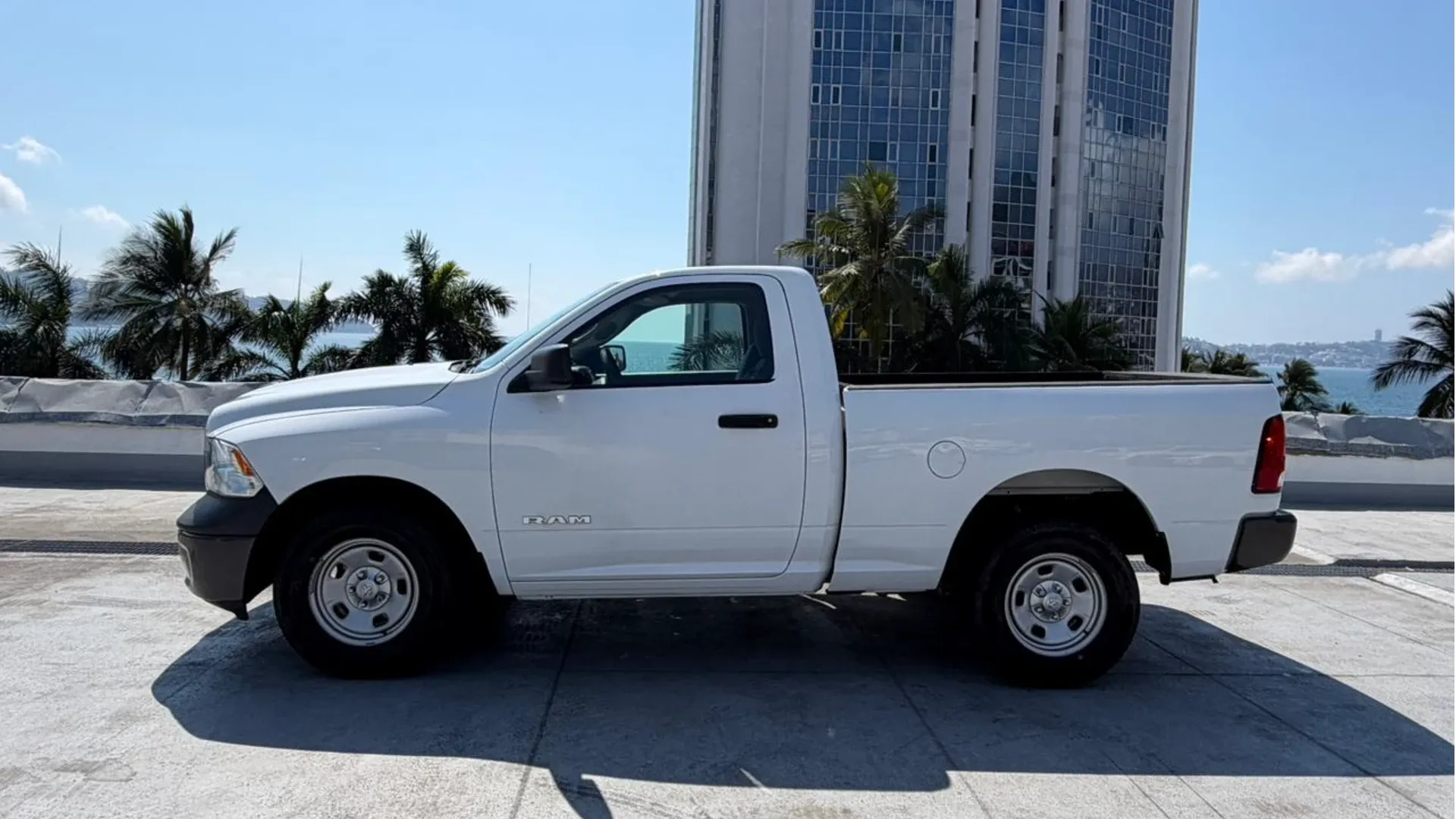 RAM 1500 ST 4X2 MMA image 7