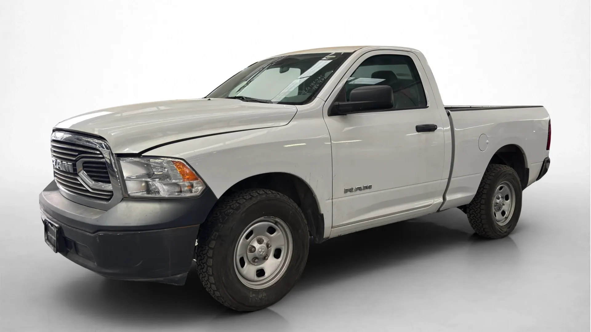 RAM 1500 REGULAR CAB ST 4X2