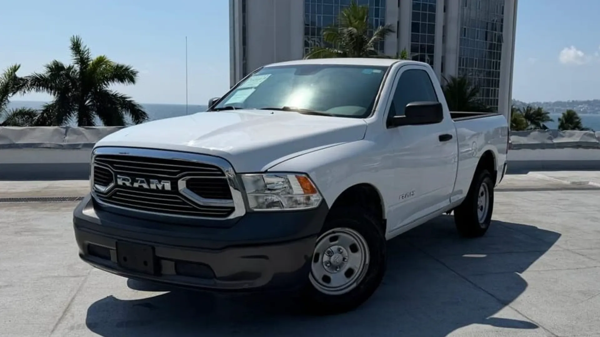RAM 1500 ST 4X2 MMA image 3