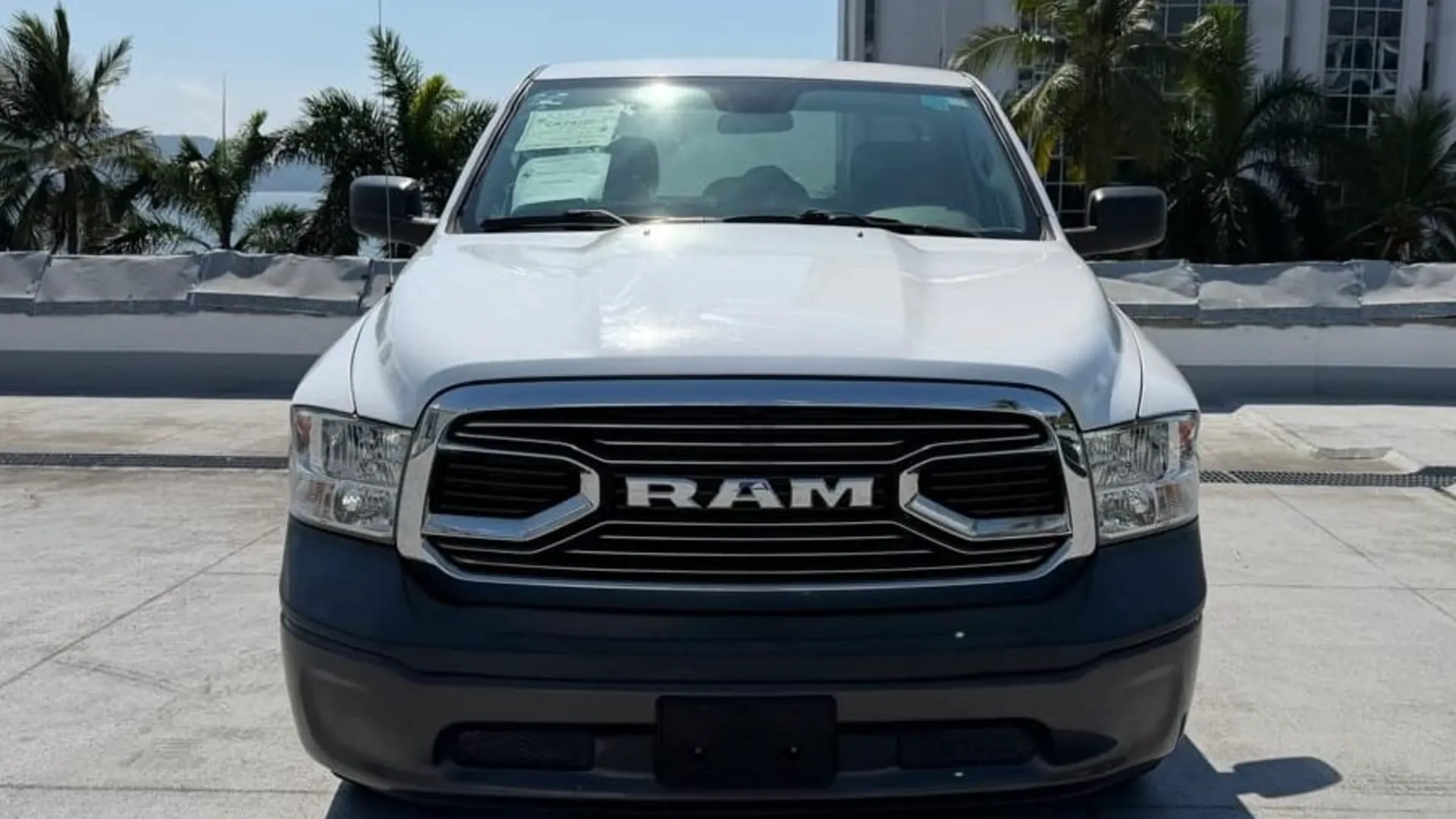 RAM 1500 ST 4X2 MMA image 2