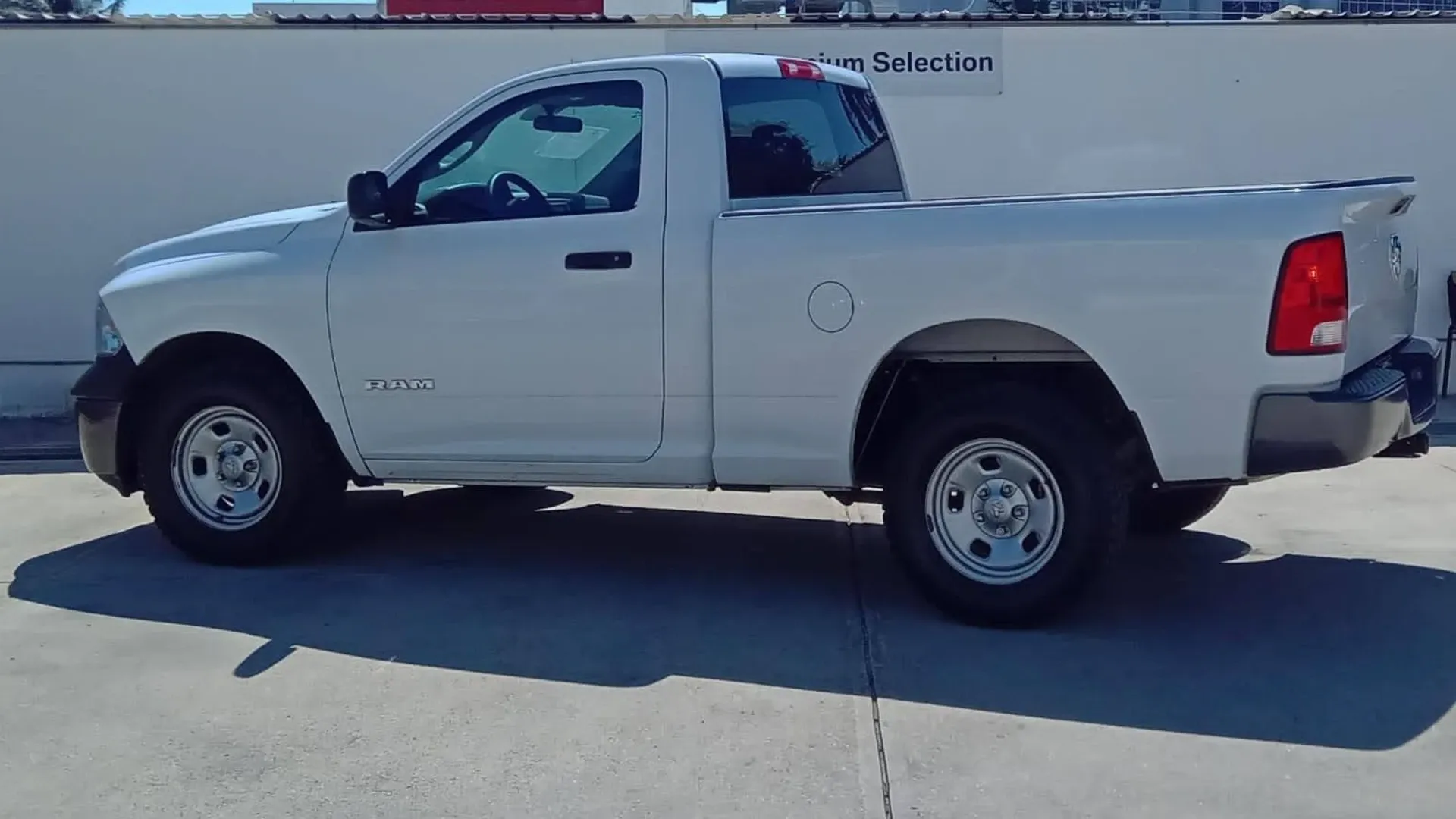 RAM 1500 ST 4X2 MMA image 8